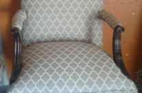 Silla asiento y respaldo tonos gris y beige – Tapiceria Victoria